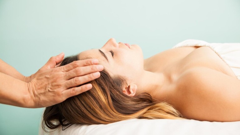 Zalety i korzyści regularnych sesji masażu dla zdrowia i samopoczucia